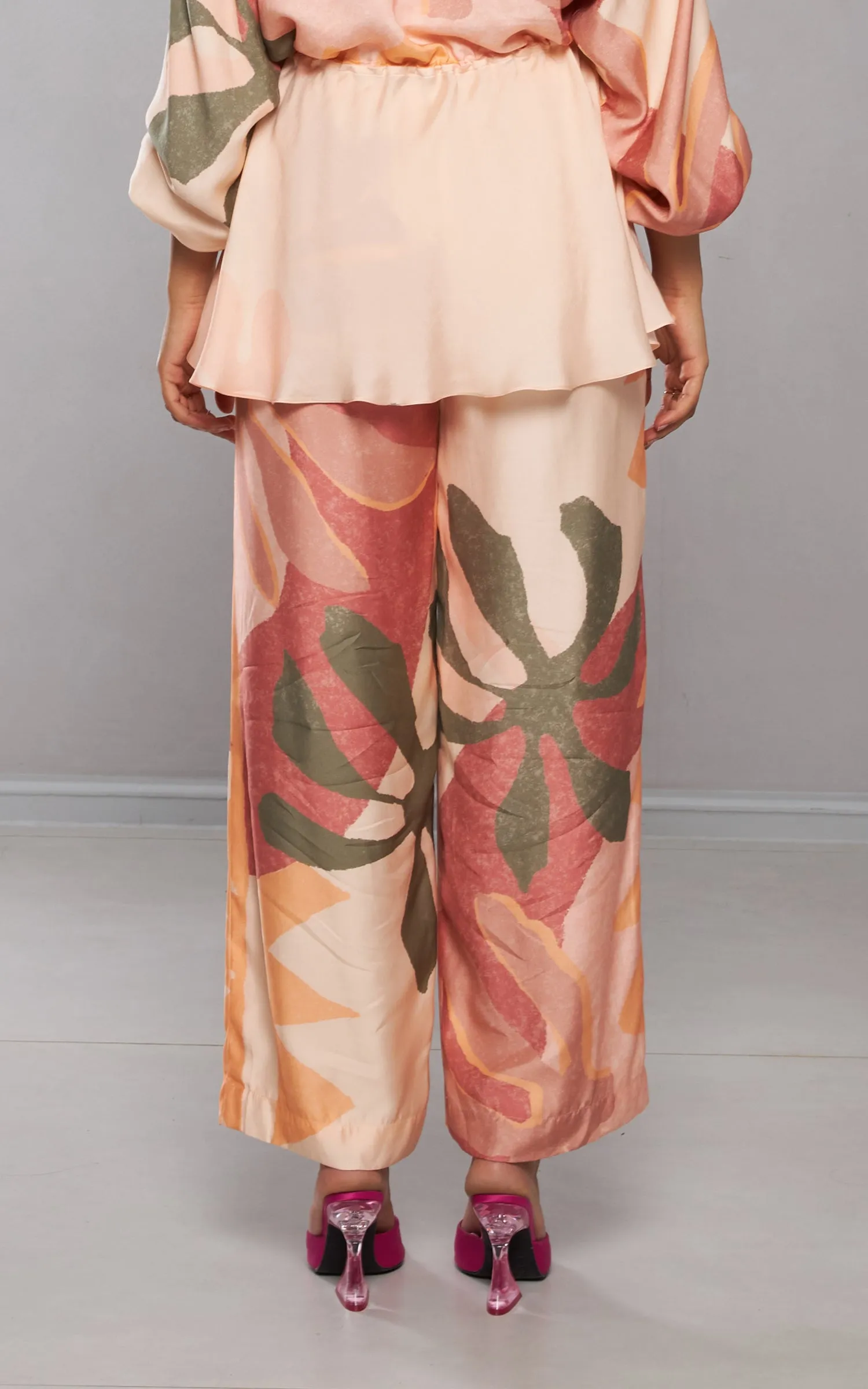 Abstract Floral Printed Pants.