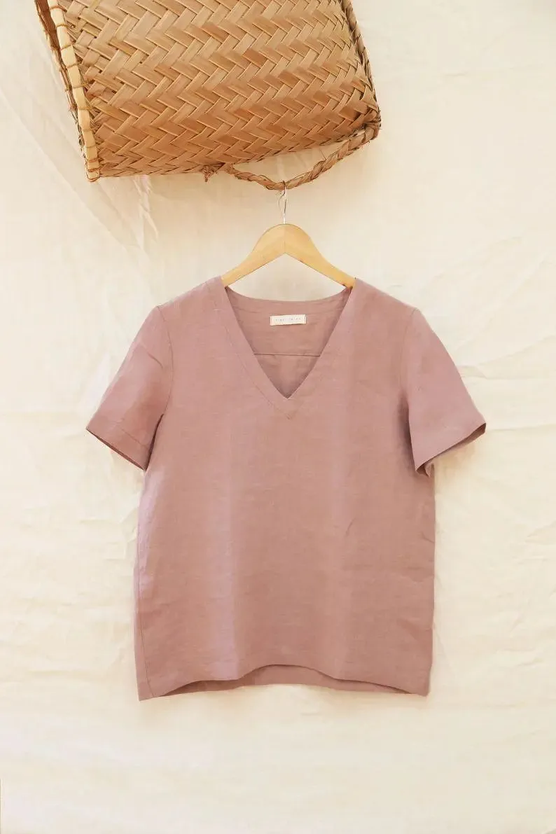 Loose V Neck Linen Top by Soelis