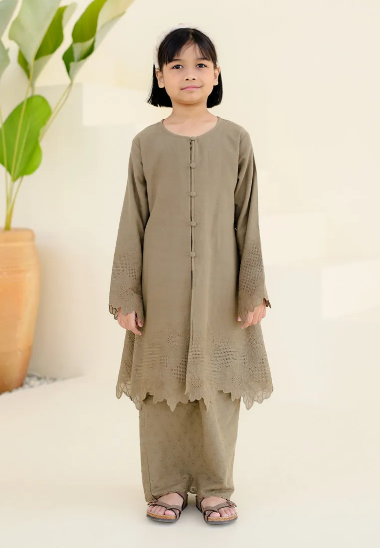 Seiring Girl (Olive Green)