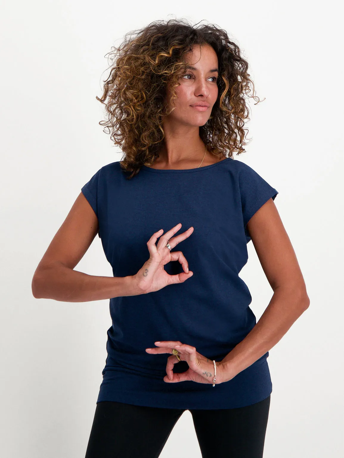 Urban Goddess Asana Yoga Tee - Midnight